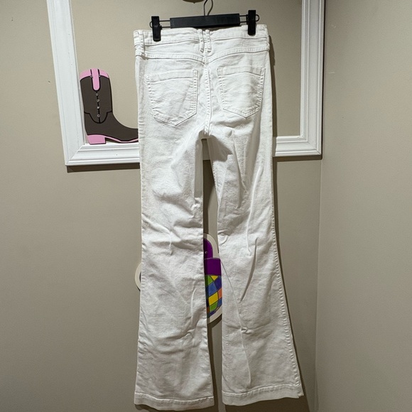 Abercrombie & Fitch Cream Flare‎ Jeans - Picture 2 of 3